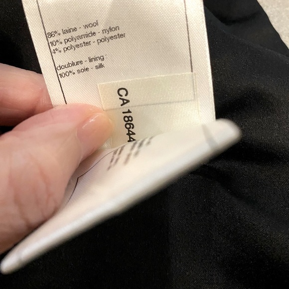 Authentic Chanel tweeds top - Picture 4 of 10